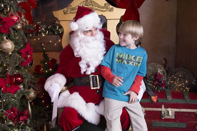 My Santa - Photos - Matthew Lawrence, Gabe O'Mara