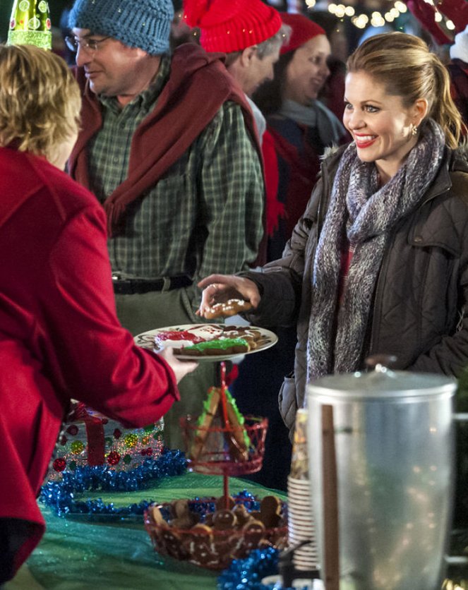 Christmas Under Wraps - De la película - Candace Cameron Bure