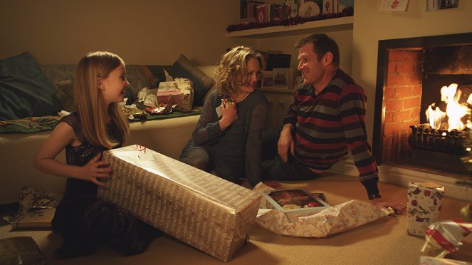 Ztracené Vánoce - Z filmu - Libbi Rubens, Chloe Newsome, Jason Flemyng