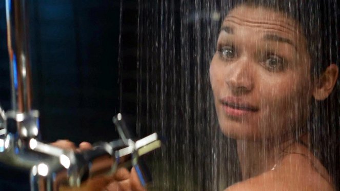 Dominion - Do filme - Kim Engelbrecht