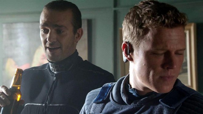 Dominion - Kuvat elokuvasta - Carl Beukes, Christopher Egan