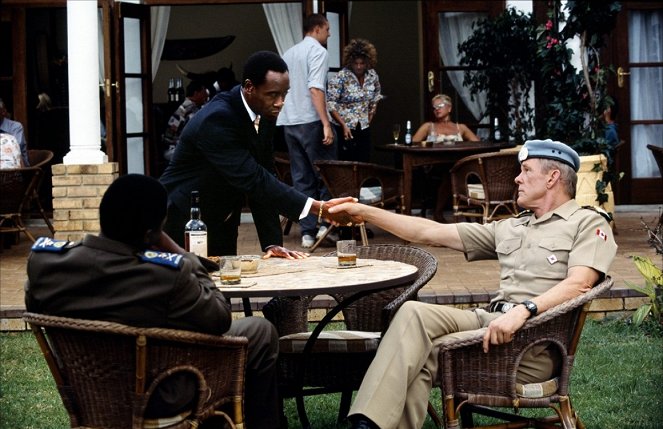 Hotel Rwanda - Van film - Don Cheadle, Nick Nolte