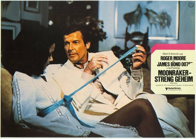 Moonraker - Cartes de lobby - Emily Bolton, Roger Moore