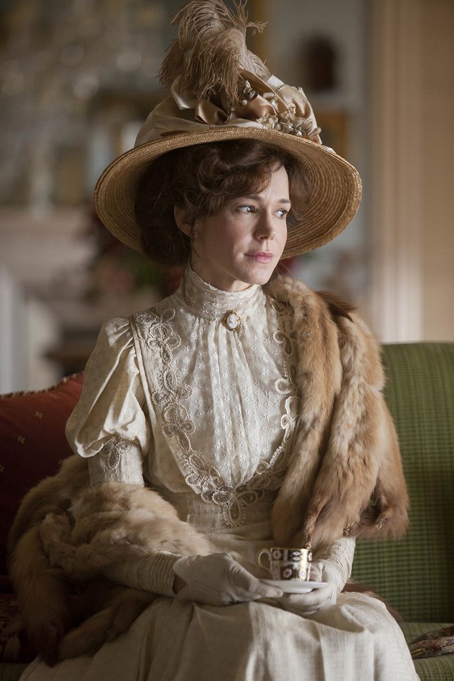 Mr. Selfridge - Season 1 - Episode 3 - Photos - Frances O'Connor