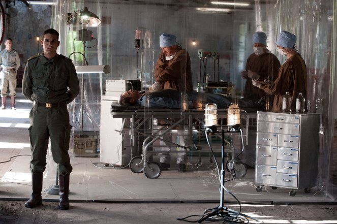 XIII: The Series - Season 1 - Pilot - Filmfotos - Stuart Townsend