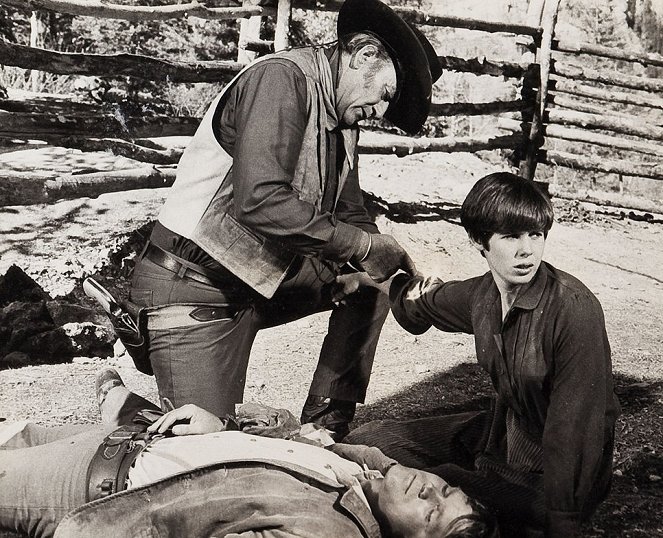 A félszemű seriff - Filmfotók - John Wayne, Glen Campbell, Kim Darby