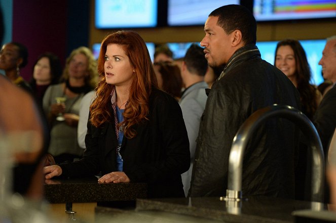 The Mysteries of Laura - The Mystery of the Fertility Fatality - Photos - Debra Messing, Laz Alonso