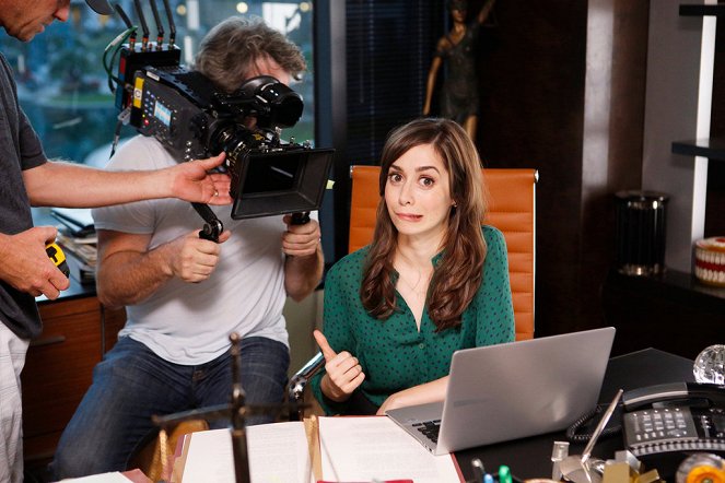 A to Z - A Is for Acquaintances - Del rodaje - Cristin Milioti