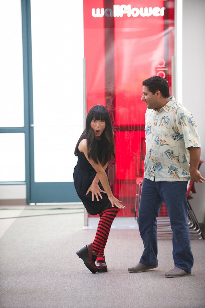 A to Z - D Is for Debbie - Tournage - Hong Chau, Parvesh Cheena