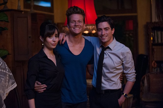 A to Z - D Is for Debbie - Tournage - Cristin Milioti, Tyler Ward, Ben Feldman