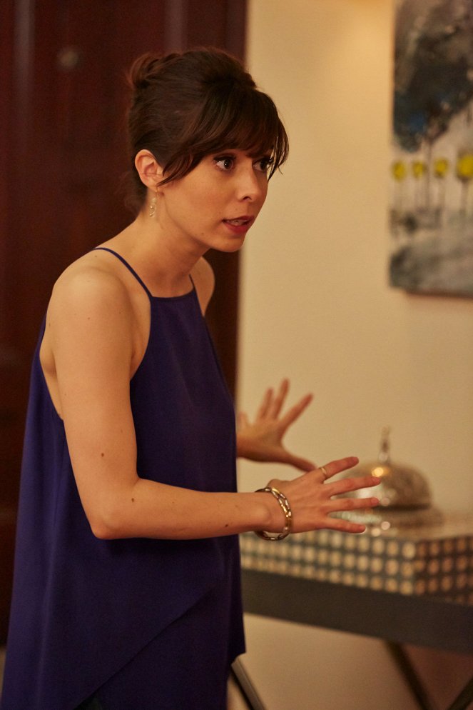 A to Z - F Is for Fight, Fight, Fight! - Photos - Cristin Milioti
