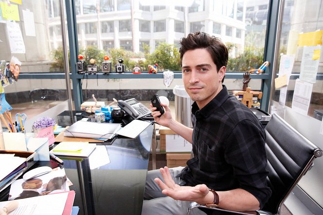 A to Z - F Is for Fight, Fight, Fight! - Van de set - Ben Feldman