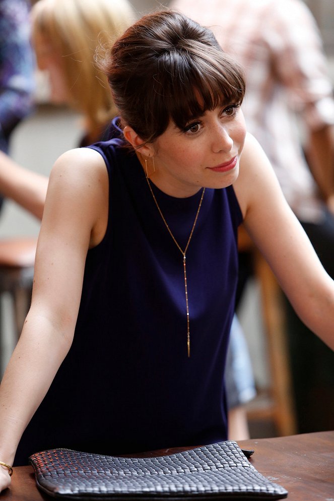 A to Z - H Is for Hostile Takeover - De filmes - Cristin Milioti