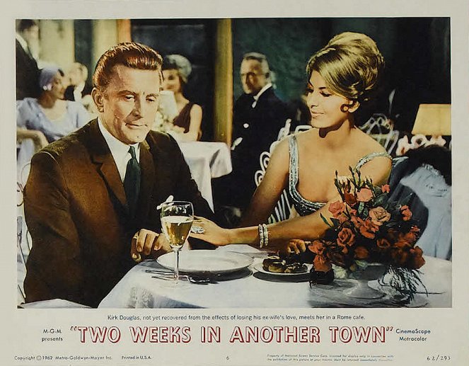 Two Weeks in Another Town - Mainoskuvat - Kirk Douglas