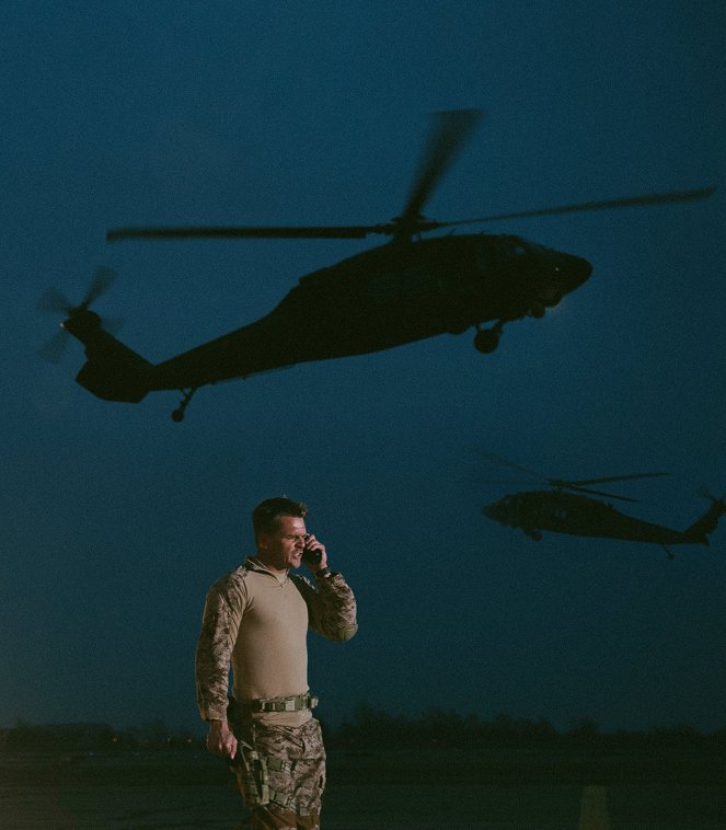 Az elnök árnyékában - Pilot - Filmfotók - Derek Ray