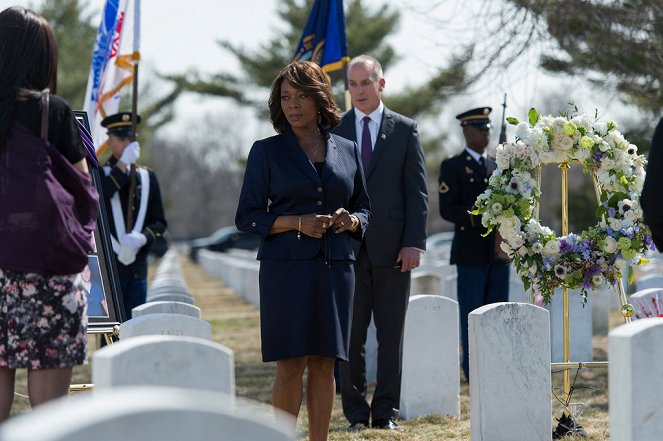 Ve službách CIA - Pilot - Z filmu - Alfre Woodard