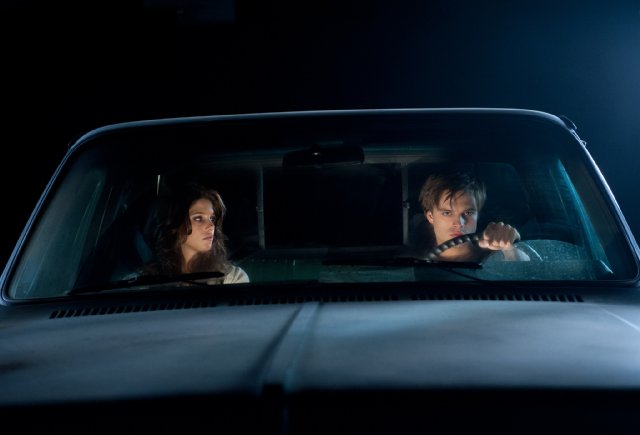 Izba mŕtvych - Z filmu - Ashley Greene, Sebastian Stan
