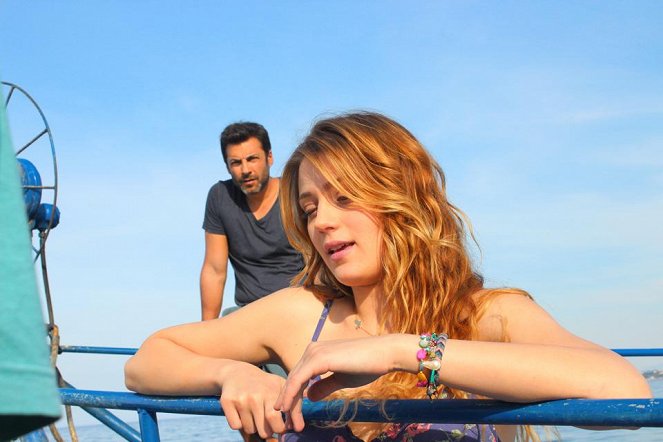Seni Seviyorum Adamım - Kuvat elokuvasta - Barış Kılıç, Gizem Karaca