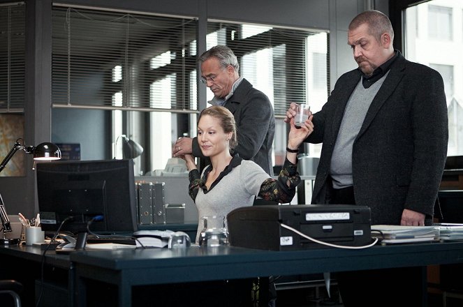 Místo činu - Kolín - Kontraband - Z filmu - Klaus J. Behrendt, Tessa Mittelstaedt, Dietmar Bär