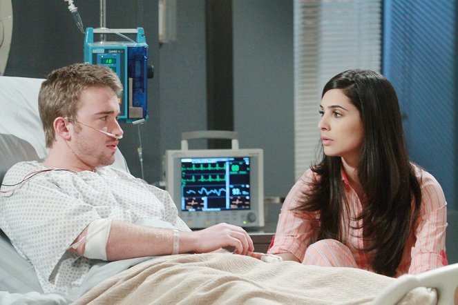 Days of Our Lives - Photos - Chandler Massey, Camila Banus