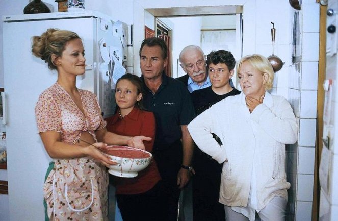 Zum Glück verrückt - Eine unschlagbare Familie - Photos - Edda Leesch, Charlotte Mellahn, Fritz Wepper, Ferdinand Dux, Tobias Pippig, Angelika Milster