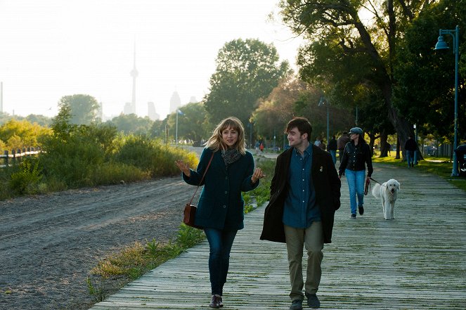Amigos de más - De la película - Zoe Kazan, Daniel Radcliffe