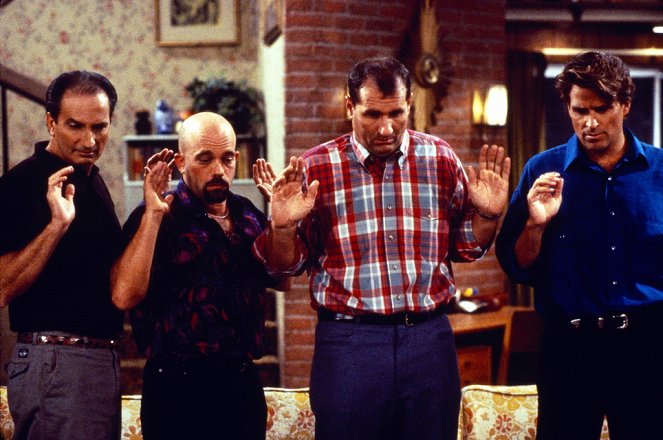 Married with Children - Season 8 - Photos - Lee Arenberg, Ed O'Neill, Ted McGinley