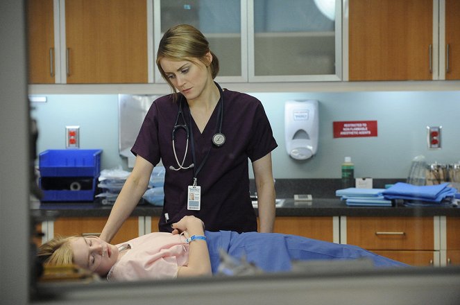 Nemocnice Mercy - I'm Fine - Z filmu - Morgan Turner, Taylor Schilling