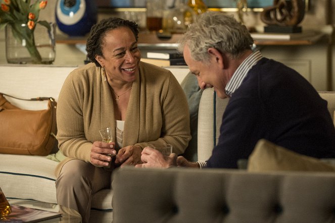 Deception - Photos - S. Epatha Merkerson, Victor Garber