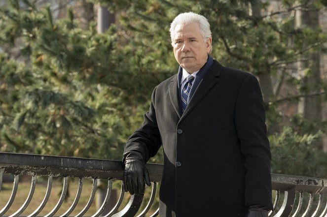 Deception - Photos - John Larroquette