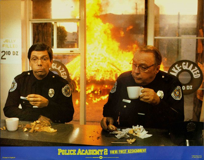 Academia de Polícia 2: A Primeira Missão - Cartões lobby