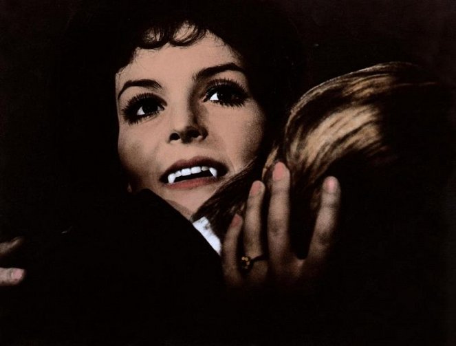 Dracula, paholaisen lähettiläs - Kuvat elokuvasta - Isla Blair