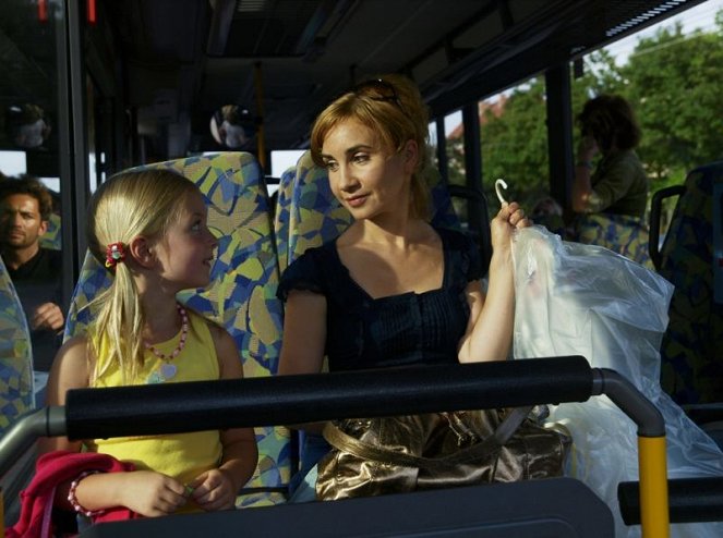 Blond bringt nix - Filmfotos - Amona Aßmann, Kathrin Angerer