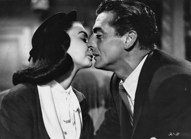 Affair with a Stranger - Photos - Jean Simmons, Victor Mature