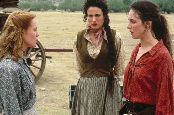 Cuatro mujeres y un destino - De la película - Mary Stuart Masterson, Andie MacDowell, Madeleine Stowe