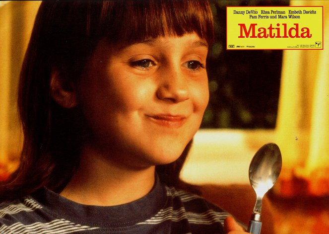 Matilda, a kiskorú boszorkány - Vitrinfotók