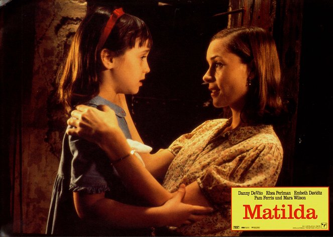 Matilda, a kiskorú boszorkány - Vitrinfotók