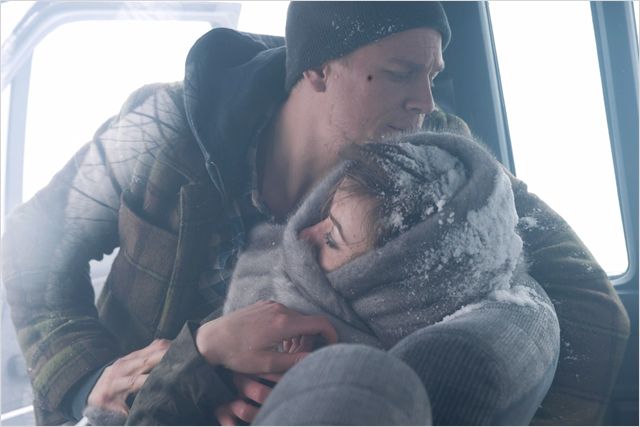 Cold Blood - Kein Ausweg, keine Gnade - Filmfotos - Charlie Hunnam, Olivia Wilde