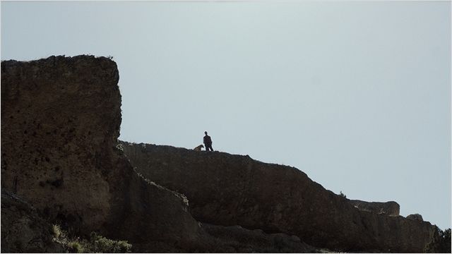 Derrière la colline - Film