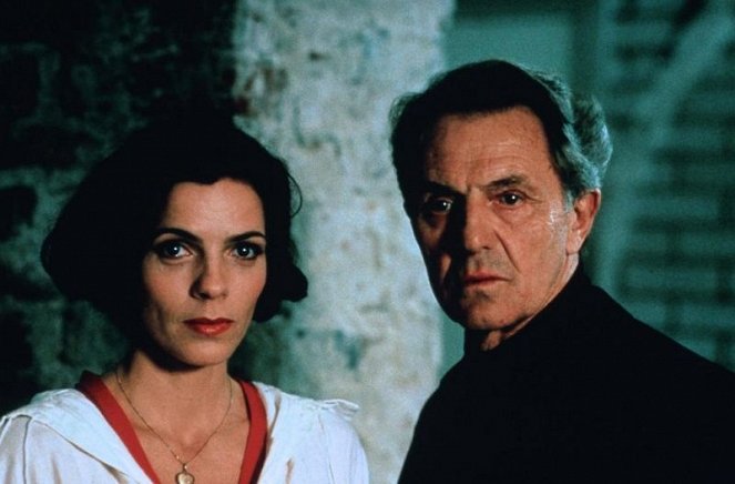 Maigret - Maigret et le fantôme - Van film - Élisabeth Bourgine, Heinz Bennent