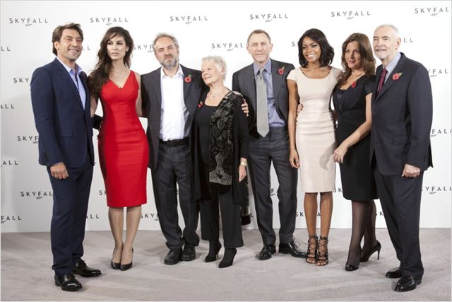 007 Skyfall - Tapahtumista - Javier Bardem, Bérénice Marlohe, Sam Mendes, Judi Dench, Daniel Craig, Naomie Harris, Barbara Broccoli, Michael G. Wilson