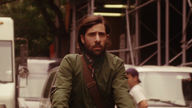 Cala a Boca, Philip - Do filme - Jason Schwartzman