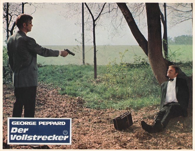 The Executioner - Lobby Cards