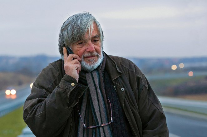 Reportérka - Nad první kauzou - De la película - Jiří Bartoška