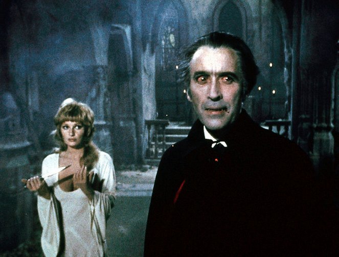Dracula A.D. 1972 - Z filmu - Stephanie Beacham, Christopher Lee