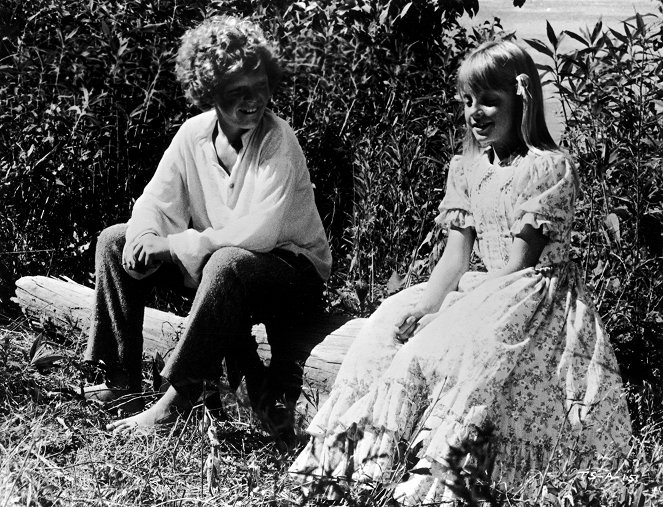 Tom Sawyer - Photos - Johnny Whitaker, Jodie Foster