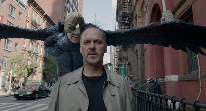 Birdman oder (Die unverhoffte Macht der Ahnungslosigkeit) - Filmfotos - Benjamin Kanes, Michael Keaton