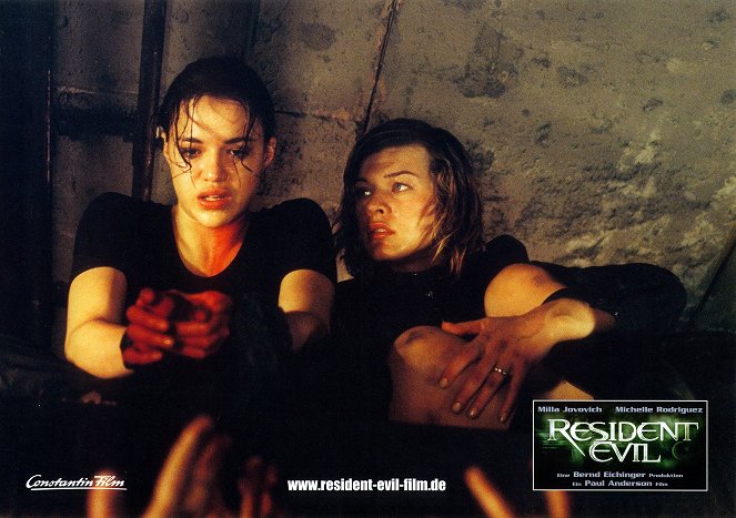 Resident Evil - Cartões lobby - Michelle Rodriguez, Milla Jovovich