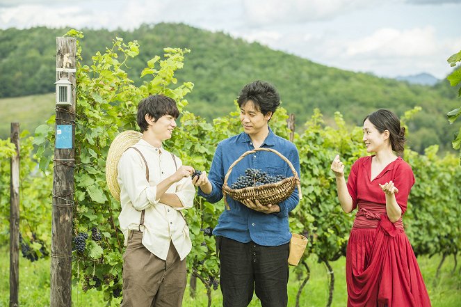 A Drop of the Grapevine - Photos - Shōta Sometani, 大泉洋, Yuko Ando