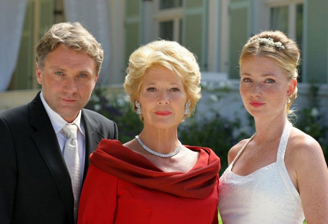 Die Frau im roten Kleid - Werbefoto - Bernhard Schir, Christiane Hörbiger, Katja Studt